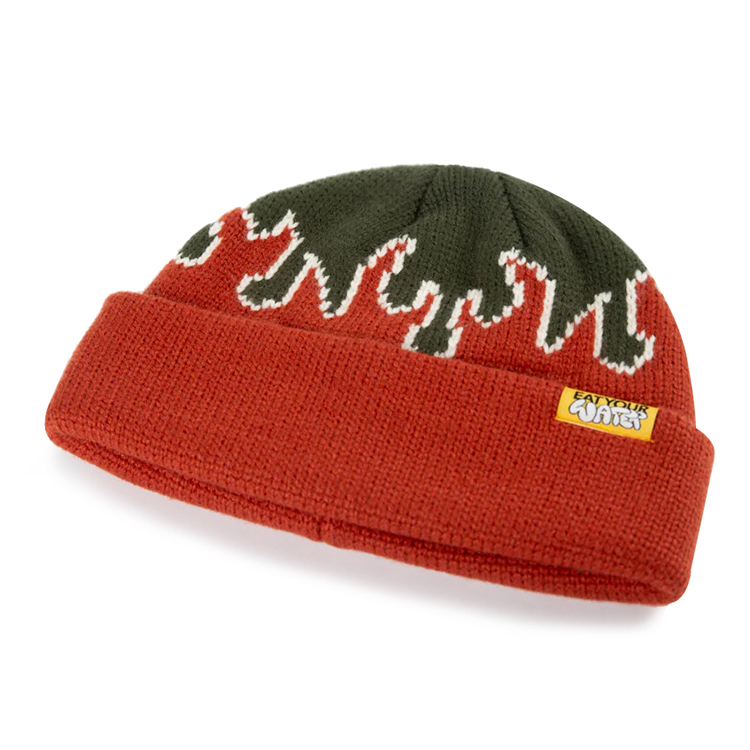 时尚的针织毛线帽