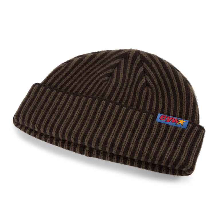 时尚的针织毛线帽