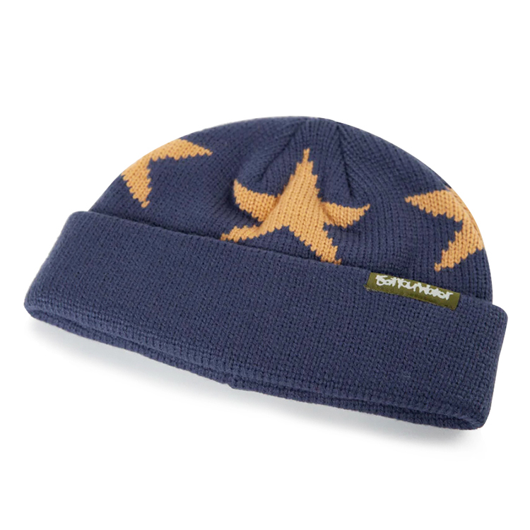 时尚的针织毛线帽